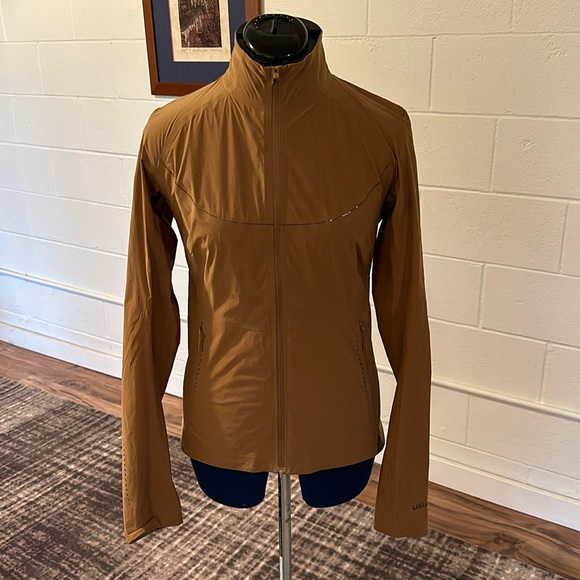 NWOT Lululemon Fast and Free Windbreaker Running Jacket Sz 8 - Picture 1 of 4